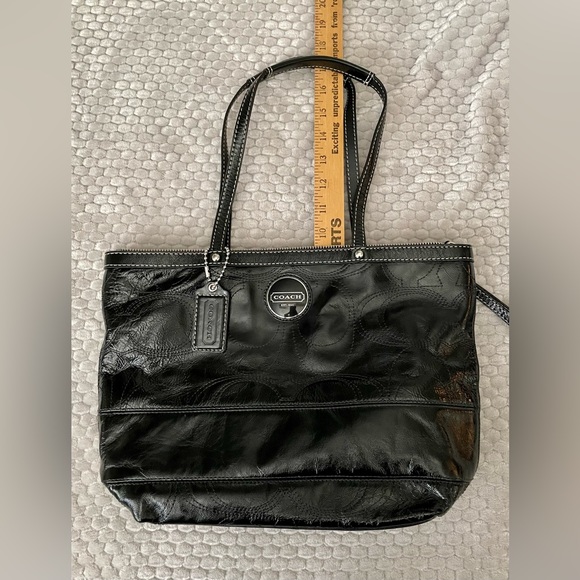 Black Coach handbag - Picture 4 of 5
